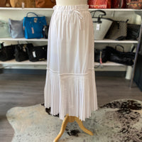 Load image into Gallery viewer, POLO Size 4 SKIRT
