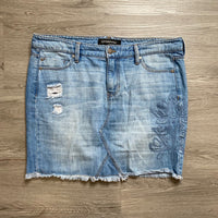 Load image into Gallery viewer, LIVERPOOL Size 30/10 SKIRT
