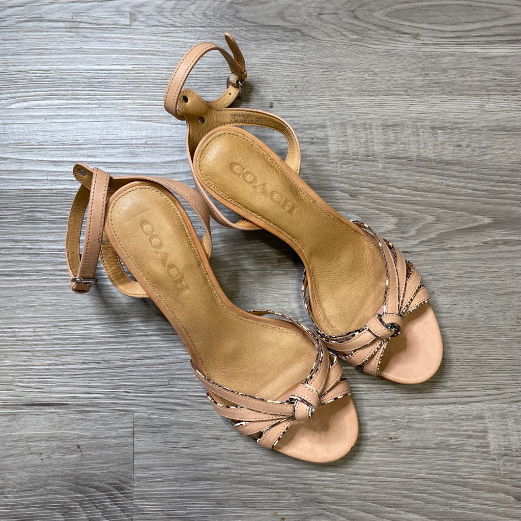 COACH Size 6 1/2 BOUTIQUE