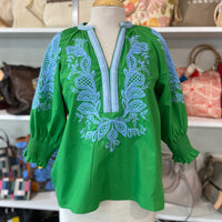 Load image into Gallery viewer, ENTRO Size SMALL TOPS
