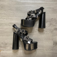 Load image into Gallery viewer, Michael Size 7 SHOE
