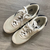 Load image into Gallery viewer, New Balance Size 7 1/2 SHOE
