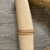Load image into Gallery viewer, Dolce Vita Size 7 SHOE
