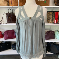 Load image into Gallery viewer, Coco + Jaimeson Size S TOPS
