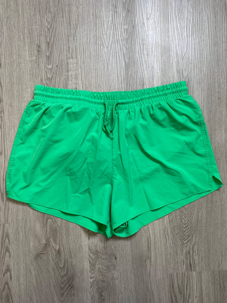CROWN & IVY Size XL SHORTS