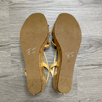 Load image into Gallery viewer, PRADA Size 8 DESIGNER
