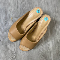 Load image into Gallery viewer, CHICOS Size 7 1/2 SHOE
