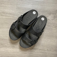 Load image into Gallery viewer, Lemon Jelly Size 7 SHOE
