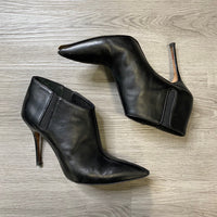 Load image into Gallery viewer, Manolo Blahnik Size 9 1/2 DESIGNER
