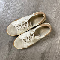 Load image into Gallery viewer, Dolce Vita Size 7 SHOE
