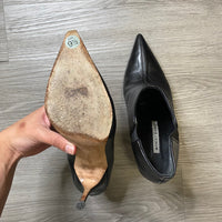 Load image into Gallery viewer, Manolo Blahnik Size 9 1/2 DESIGNER
