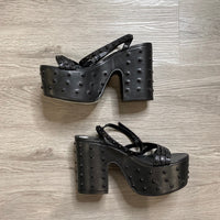 Load image into Gallery viewer, SHUTZ Size 6 1/2 SHOE
