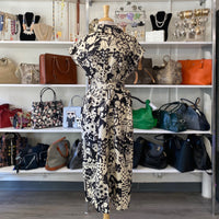 Load image into Gallery viewer, Seour Size 4 BOUTIQUE
