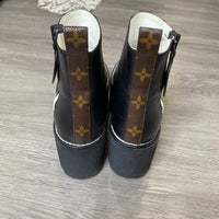Load image into Gallery viewer, Louis Vuitton Size 37 DESIGNER
