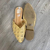 Load image into Gallery viewer, Dolce Vita Size 8 1/2 SHOE
