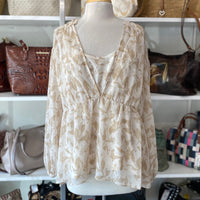 Load image into Gallery viewer, CABI Size XL TOPS

