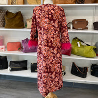 Load image into Gallery viewer, TUCKERNUCK Size MED BOUTIQUE
