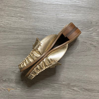 Load image into Gallery viewer, VINCE CAMUTO Size 7 1/2 SHOE
