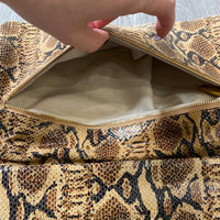 Load image into Gallery viewer, Tory Burch BOUTIQUE
