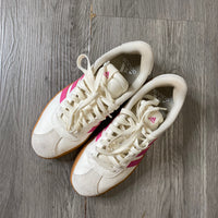 Load image into Gallery viewer, ADIDAS Size 6 1/2 SHOE
