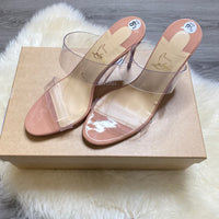 Load image into Gallery viewer, Christian Louboutin Size 8 1/2 DESIGNER

