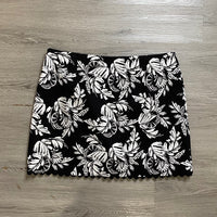 Load image into Gallery viewer, CROWN &amp; IVY Size 16 PLUS
