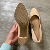 Load image into Gallery viewer, AEROSOLES Size 8 SHOE
