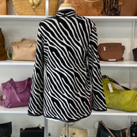 Load image into Gallery viewer, CHICOS Size LARGE TOPS
