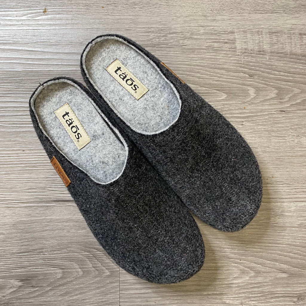 TAOS Size 10 1/2 SHOE