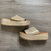 Load image into Gallery viewer, FREE PEOPLE Size 10 SHOE
