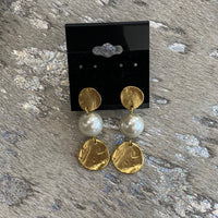 Load image into Gallery viewer, Karine Sultan Earrings
