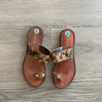Load image into Gallery viewer, MATISSE Size 6 SHOE

