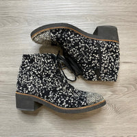 Load image into Gallery viewer, CHANEL Size 9 DESIGNER
