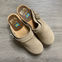 Load image into Gallery viewer, MIA Size 8 1/2 SHOE
