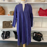 Load image into Gallery viewer, Lis Lareida Size 8 BOUTIQUE
