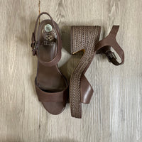Load image into Gallery viewer, VINCE CAMUTO Size 9 1/2 SHOE
