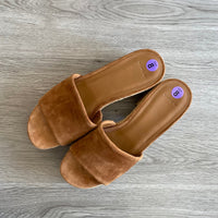 Load image into Gallery viewer, Vince Size 8 BOUTIQUE
