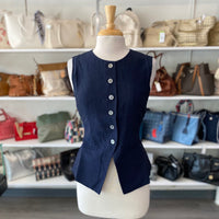Load image into Gallery viewer, J CREW Size 6 TOPS
