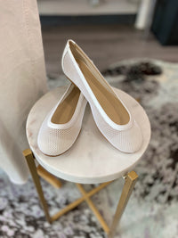 Load image into Gallery viewer, M GEMI Size 6 BOUTIQUE
