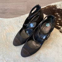 Load image into Gallery viewer, CHANEL Size 7 1/2 DESIGNER
