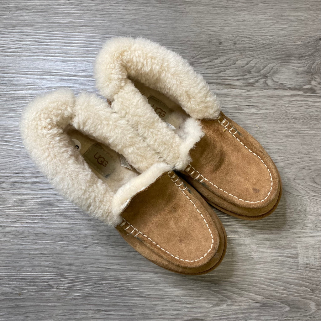 UGG Size 8 BOUTIQUE