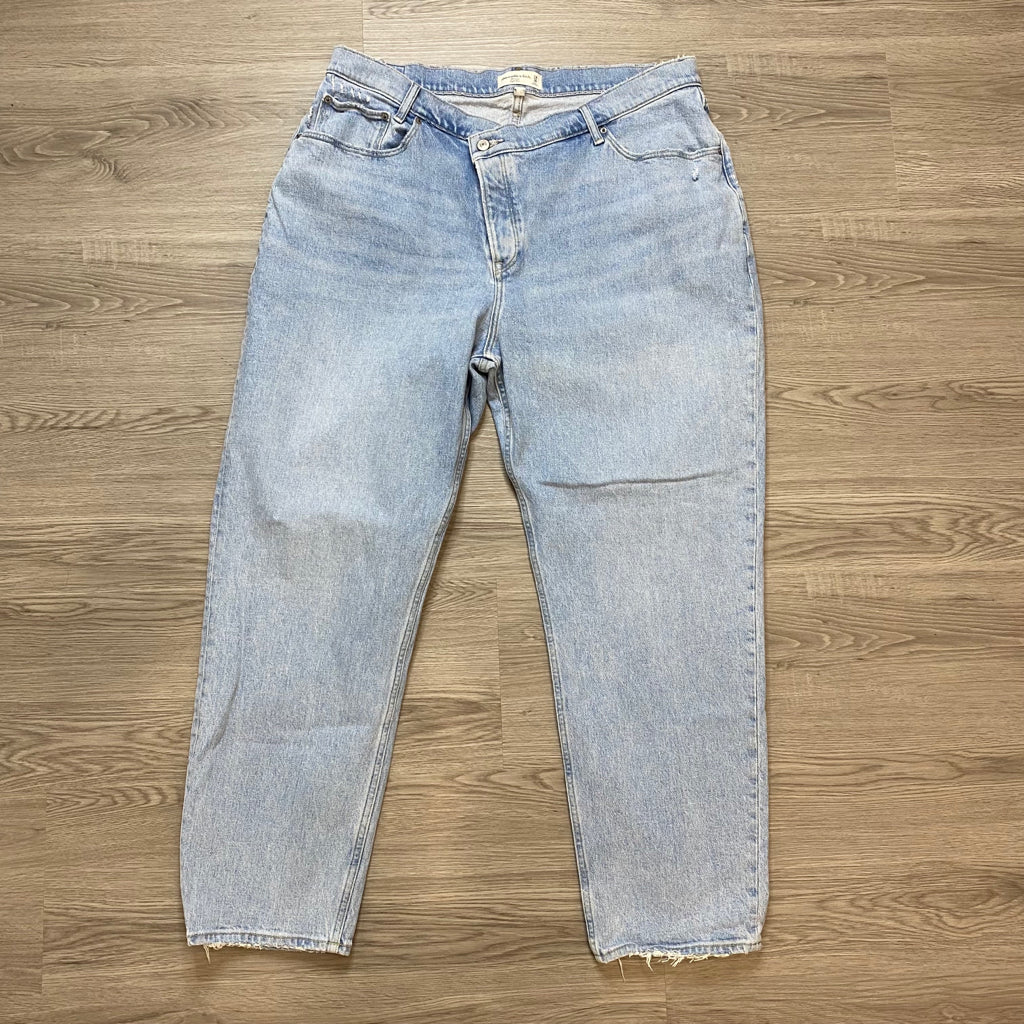 Abercrombie & Fitch Size 34/18 PLUS