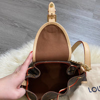 Load image into Gallery viewer, Louis Vuitton DESIGNER
