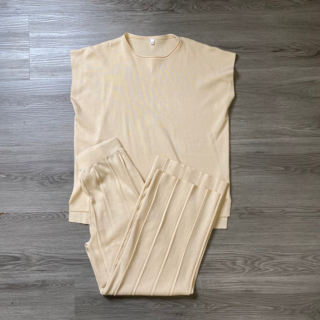 FASHION Size SMALL 2 PC SET