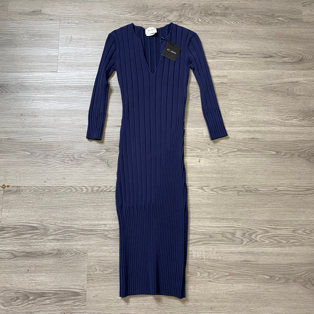 ST JOHN Size SMALL DESIGNER