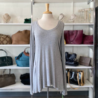 Load image into Gallery viewer, FREE PEOPLE Size LARGE TOPS
