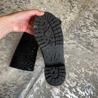Load image into Gallery viewer, Louis Vuitton Size 7 1/2 DESIGNER
