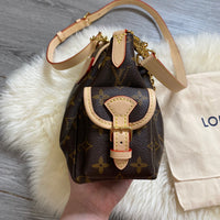 Load image into Gallery viewer, Louis Vuitton DESIGNER
