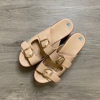 Load image into Gallery viewer, Chinese Laundry Size 9 1/2 SHOE
