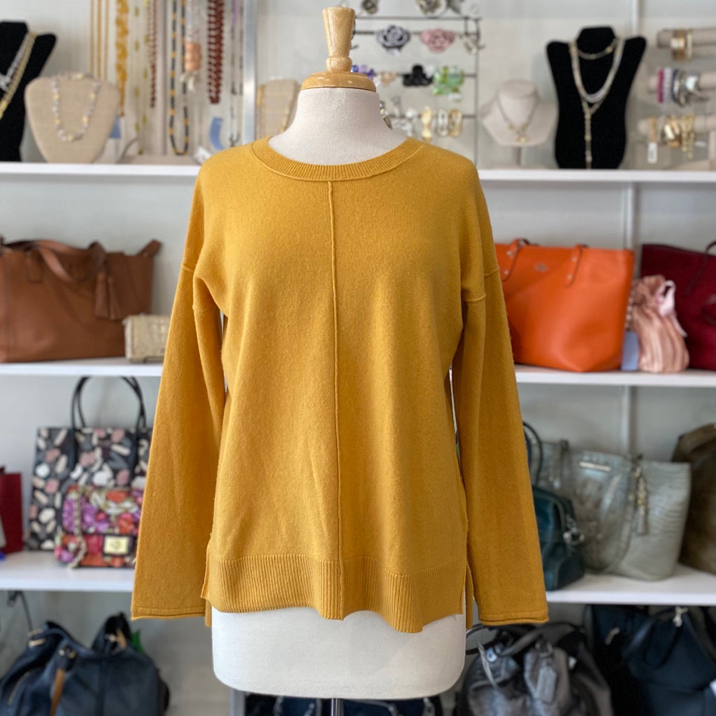 TAHARI Size SMALL TOPS
